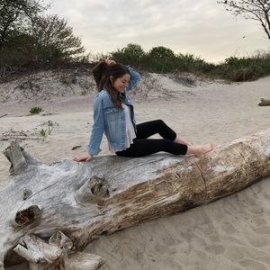 Meet your Posher, Emeline